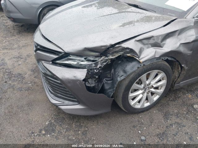 Photo 5 VIN: 4T1B11HK4JU013678 - TOYOTA CAMRY 