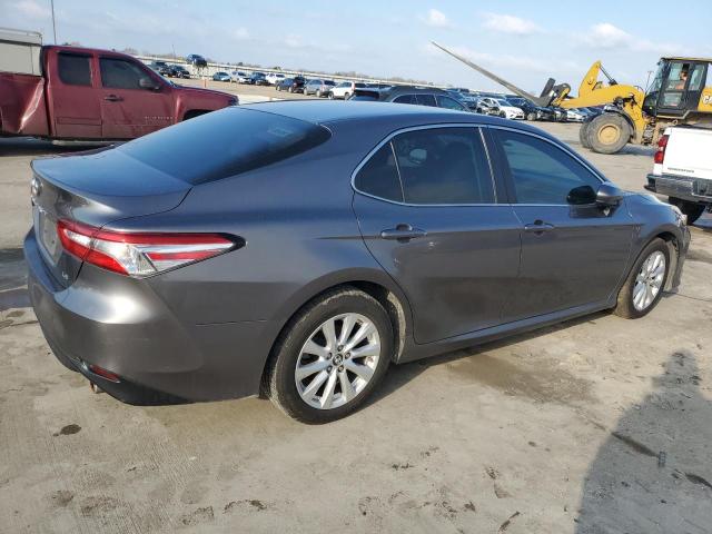 Photo 2 VIN: 4T1B11HK4JU015057 - TOYOTA CAMRY 