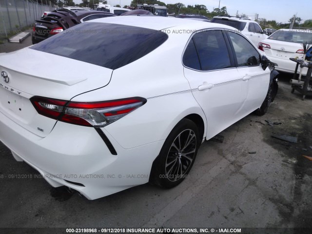 Photo 3 VIN: 4T1B11HK4JU025572 - TOYOTA CAMRY 