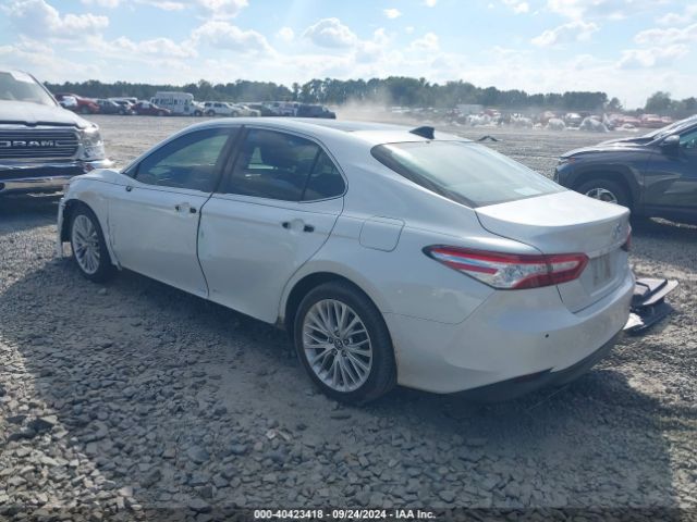 Photo 2 VIN: 4T1B11HK4JU036782 - TOYOTA CAMRY 