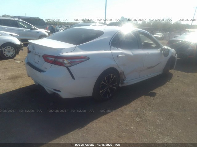 Photo 3 VIN: 4T1B11HK4JU042243 - TOYOTA CAMRY 