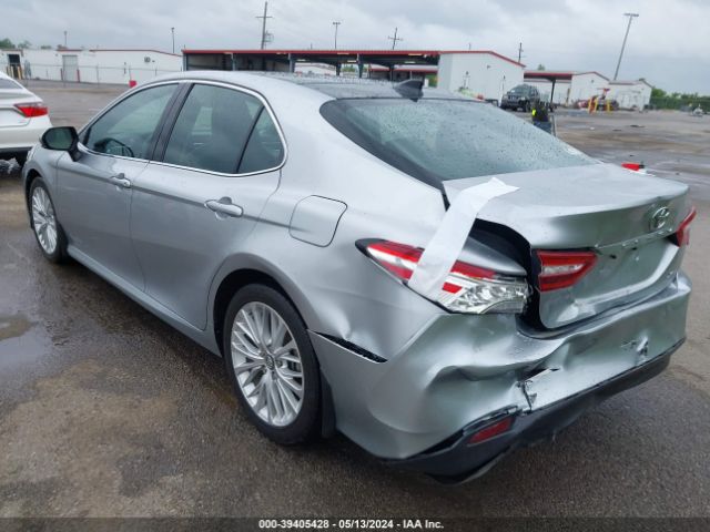 Photo 2 VIN: 4T1B11HK4JU047961 - TOYOTA CAMRY 