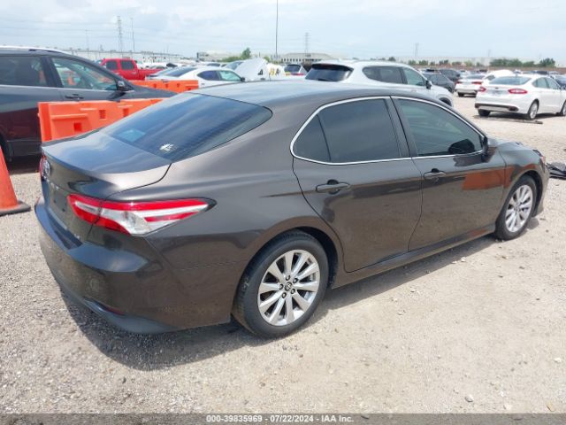 Photo 3 VIN: 4T1B11HK4JU048222 - TOYOTA CAMRY 