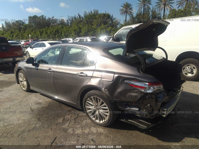 Photo 2 VIN: 4T1B11HK4JU053226 - TOYOTA CAMRY 