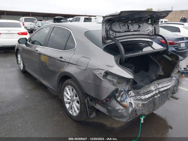 Photo 2 VIN: 4T1B11HK4JU058166 - TOYOTA CAMRY 