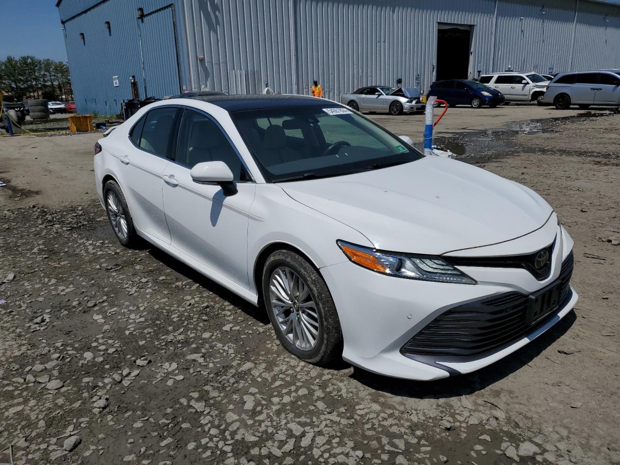 Photo 3 VIN: 4T1B11HK4JU062489 - TOYOTA CAMRY 