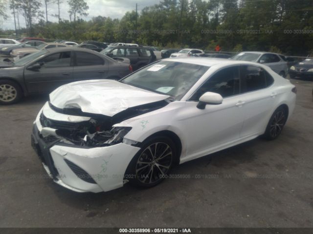 Photo 1 VIN: 4T1B11HK4JU079986 - TOYOTA CAMRY 