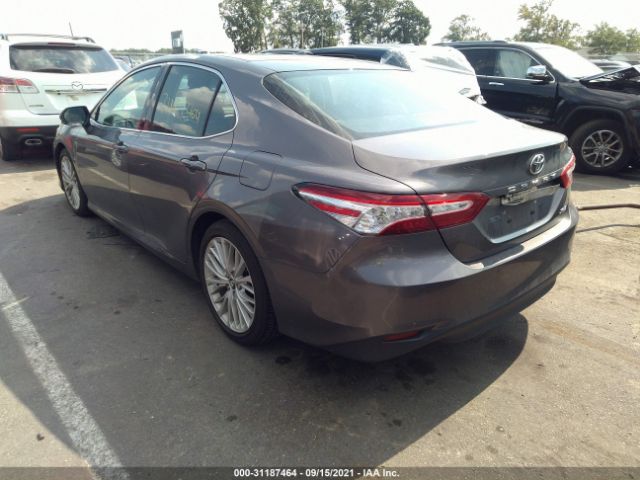 Photo 2 VIN: 4T1B11HK4JU122593 - TOYOTA CAMRY 