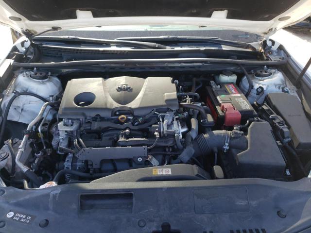 Photo 10 VIN: 4T1B11HK4JU122657 - TOYOTA CAMRY 