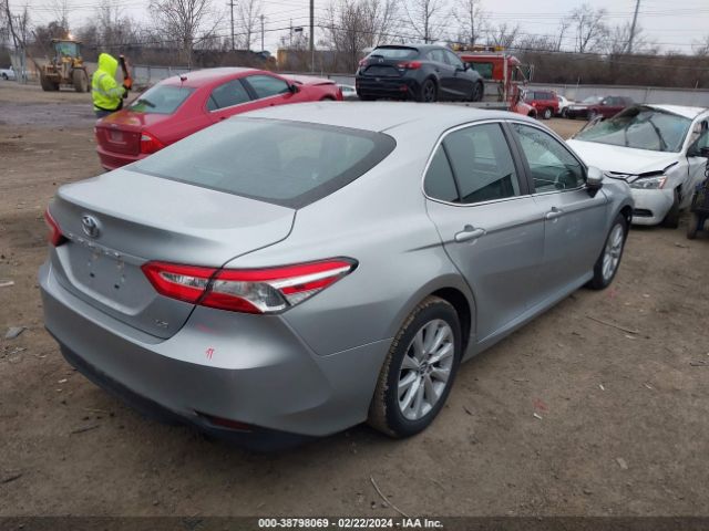 Photo 3 VIN: 4T1B11HK4JU140897 - TOYOTA CAMRY 