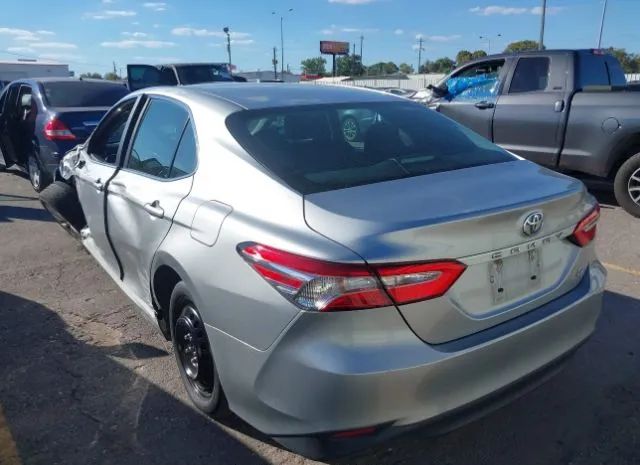 Photo 2 VIN: 4T1B11HK4JU140916 - TOYOTA CAMRY 