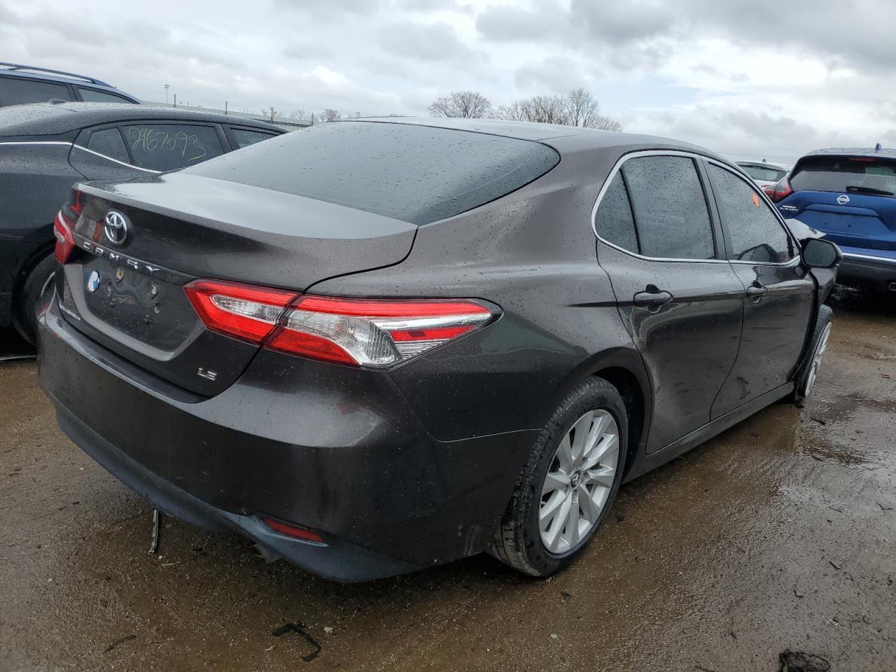 Photo 2 VIN: 4T1B11HK4JU141550 - TOYOTA CAMRY L 