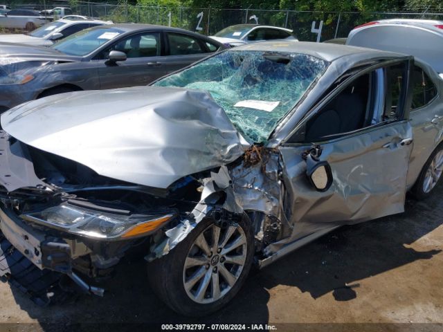 Photo 5 VIN: 4T1B11HK4JU143914 - TOYOTA CAMRY 