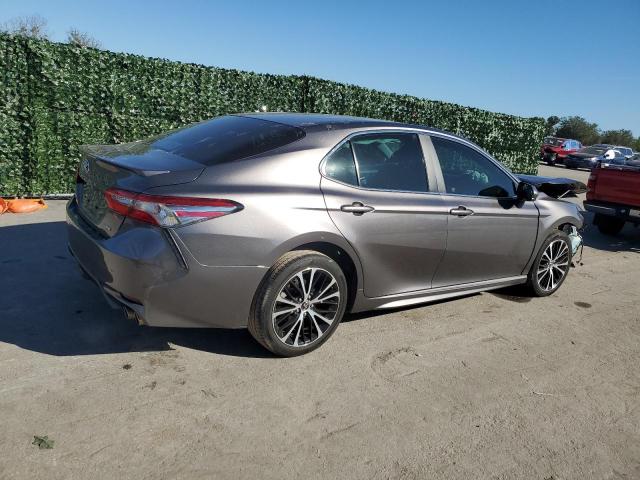 Photo 2 VIN: 4T1B11HK4JU145520 - TOYOTA CAMRY 