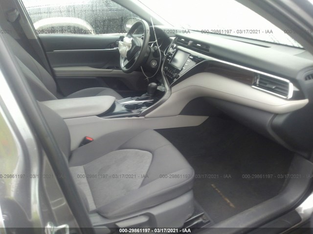 Photo 4 VIN: 4T1B11HK4JU510987 - TOYOTA CAMRY 