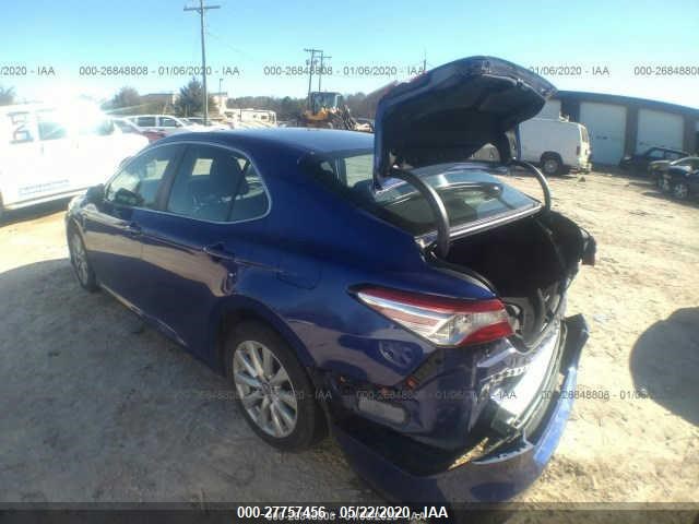 Photo 2 VIN: 4T1B11HK4JU512402 - TOYOTA CAMRY 