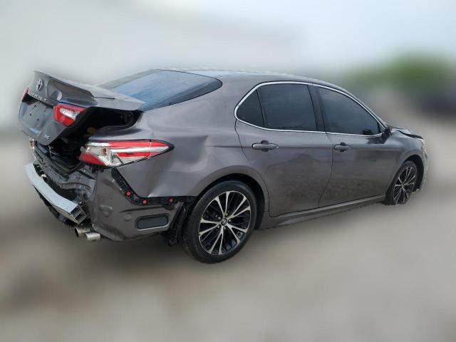 Photo 2 VIN: 4T1B11HK4JU522833 - TOYOTA CAMRY 