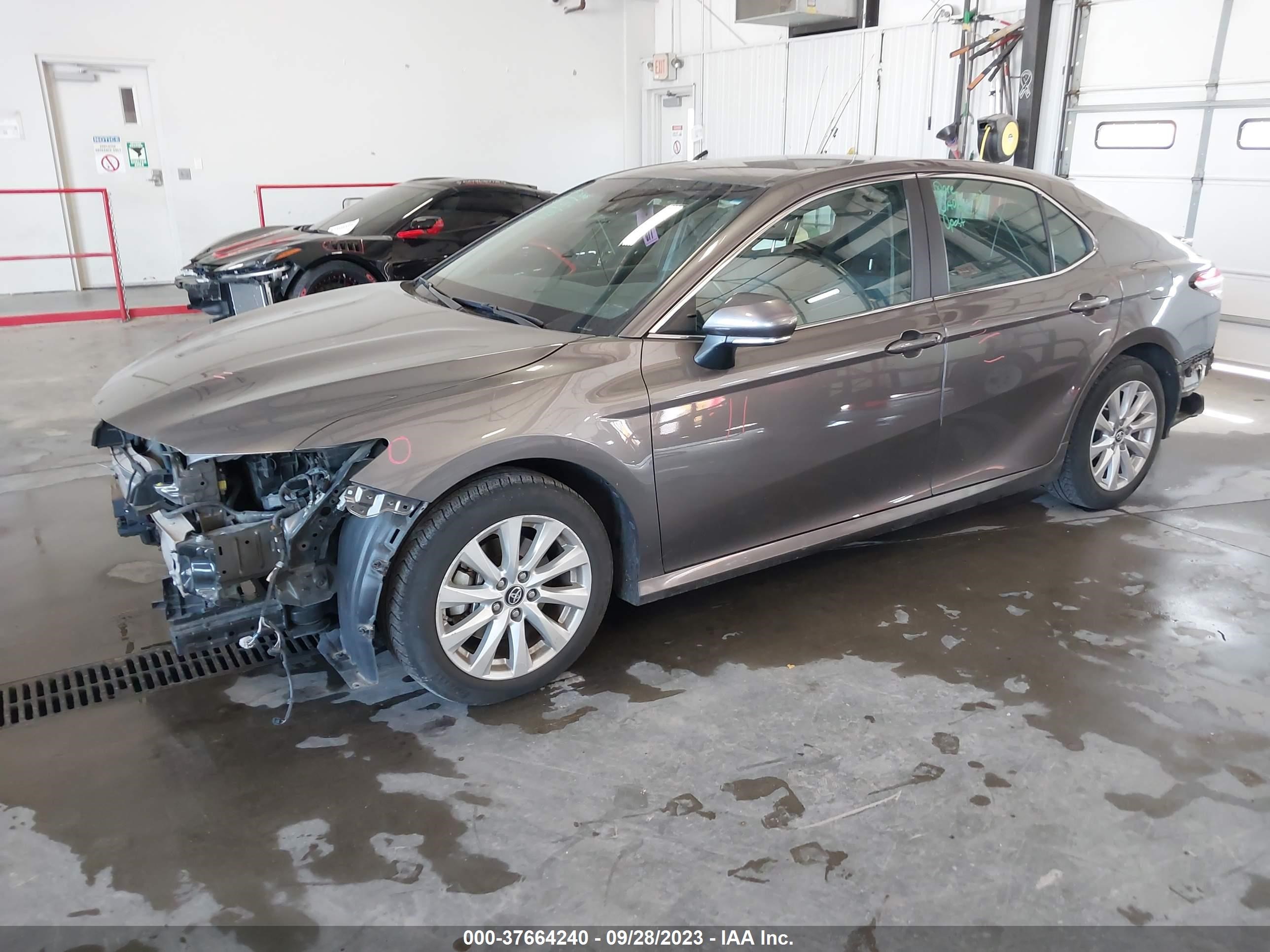 Photo 1 VIN: 4T1B11HK4JU540877 - TOYOTA CAMRY 