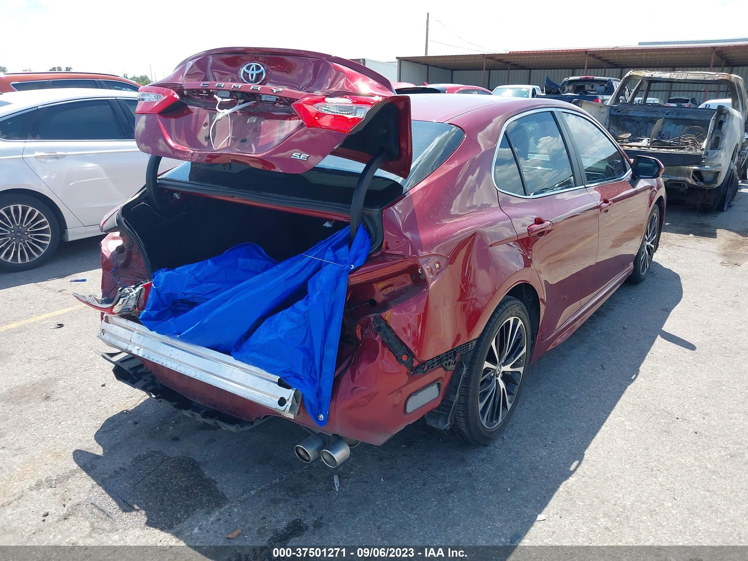 Photo 3 VIN: 4T1B11HK4JU564628 - TOYOTA CAMRY 