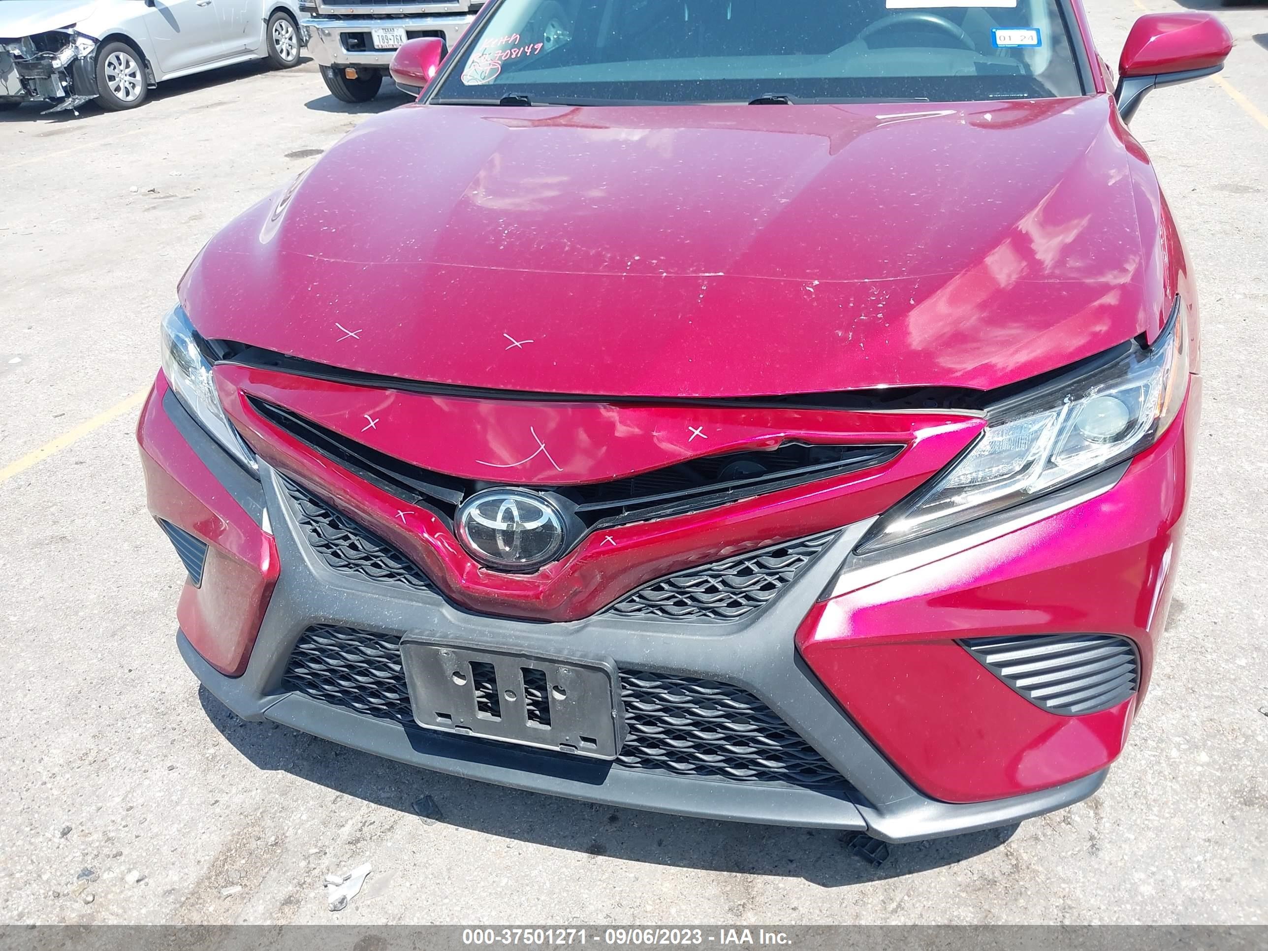 Photo 5 VIN: 4T1B11HK4JU564628 - TOYOTA CAMRY 