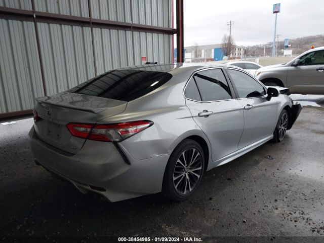 Photo 3 VIN: 4T1B11HK4JU577301 - TOYOTA CAMRY 