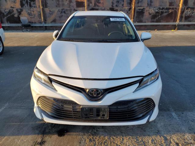 Photo 4 VIN: 4T1B11HK4JU583289 - TOYOTA CAMRY L 