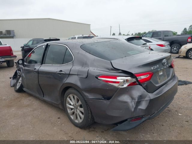 Photo 2 VIN: 4T1B11HK4JU583793 - TOYOTA CAMRY 