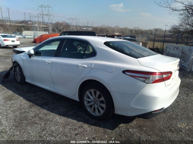 Photo 2 VIN: 4T1B11HK4JU596821 - TOYOTA CAMRY 