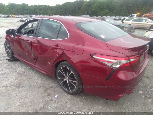 Photo 2 VIN: 4T1B11HK4JU597919 - TOYOTA CAMRY 