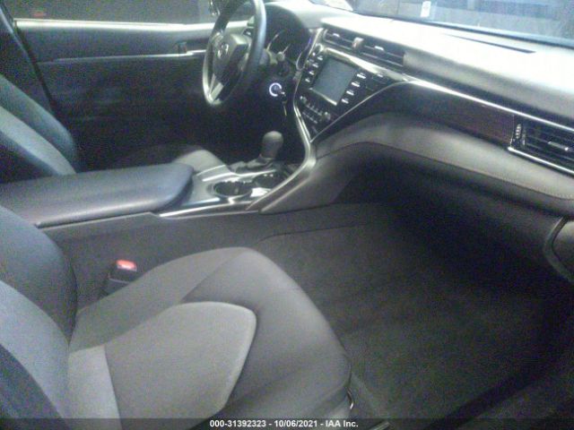 Photo 4 VIN: 4T1B11HK4JU599816 - TOYOTA CAMRY 