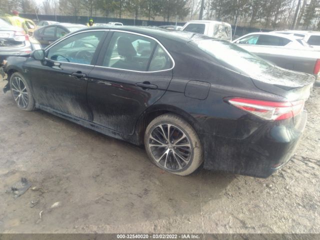 Photo 2 VIN: 4T1B11HK4JU601208 - TOYOTA CAMRY 