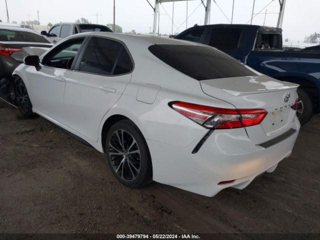 Photo 2 VIN: 4T1B11HK4JU604979 - TOYOTA CAMRY 