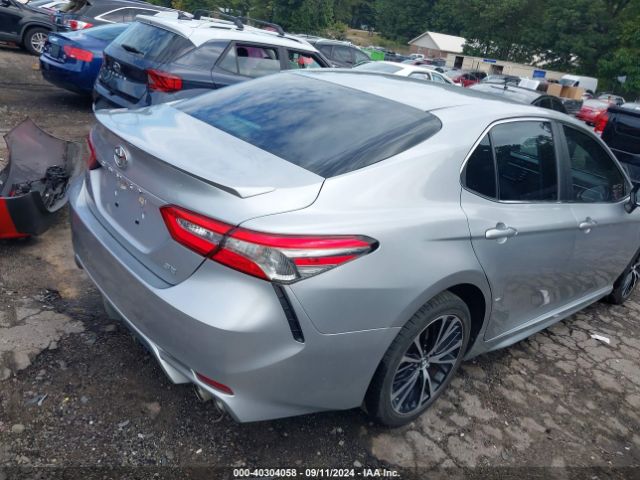 Photo 3 VIN: 4T1B11HK4JU606456 - TOYOTA CAMRY 