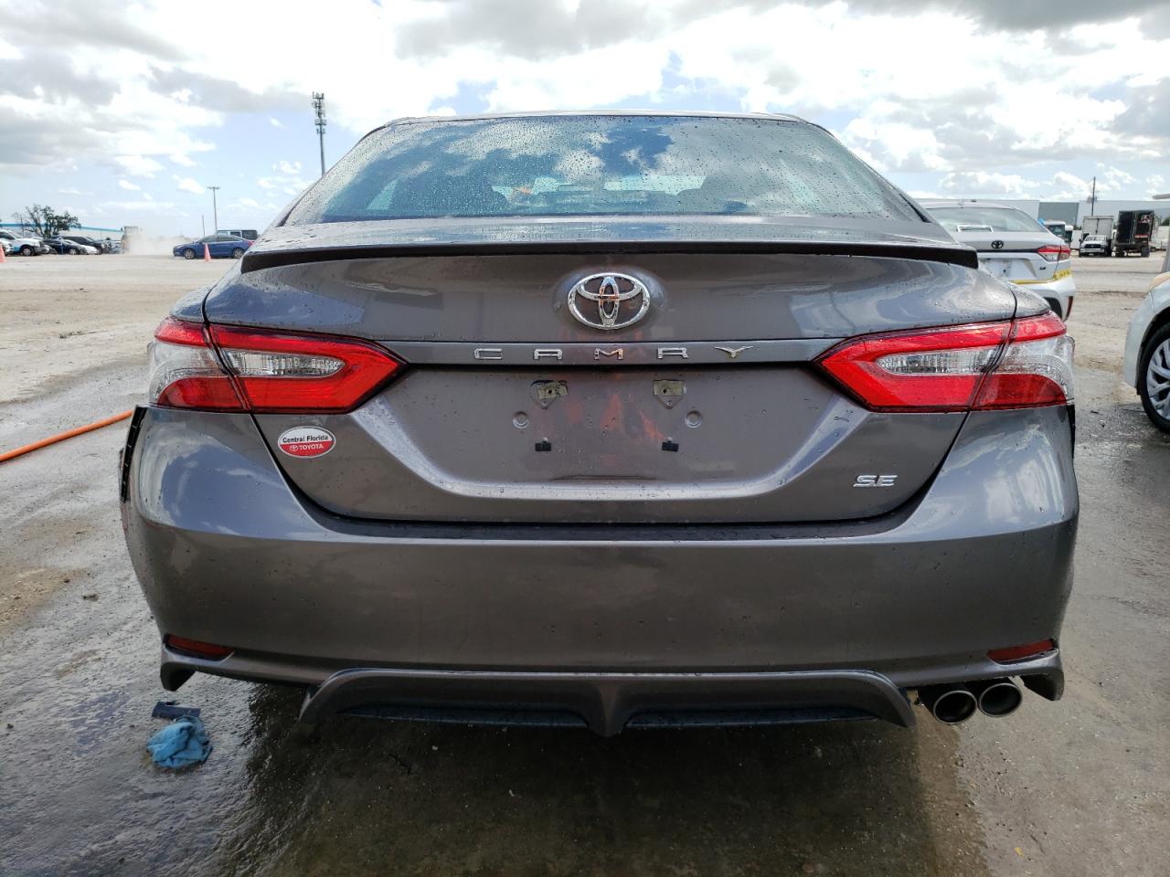 Photo 5 VIN: 4T1B11HK4JU617344 - TOYOTA CAMRY 