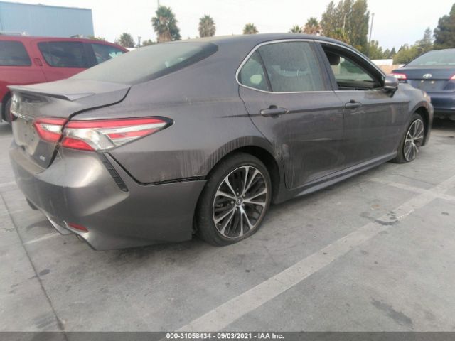 Photo 3 VIN: 4T1B11HK4JU618011 - TOYOTA CAMRY 