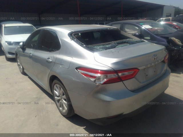 Photo 2 VIN: 4T1B11HK4JU640882 - TOYOTA CAMRY 