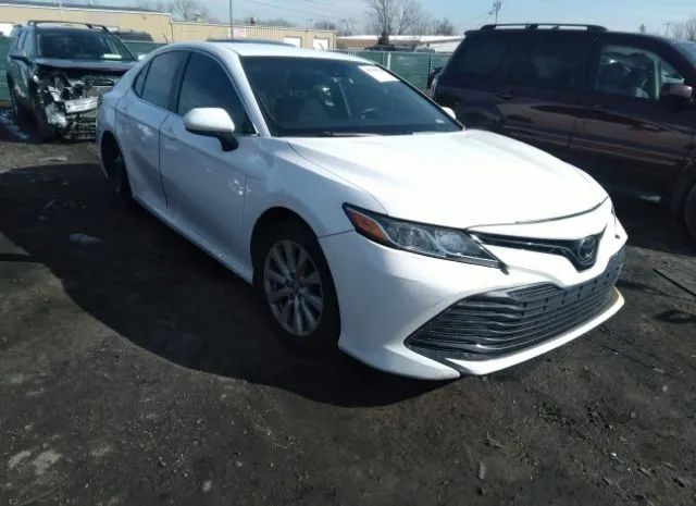 Photo 5 VIN: 4T1B11HK4JU647072 - TOYOTA CAMRY 