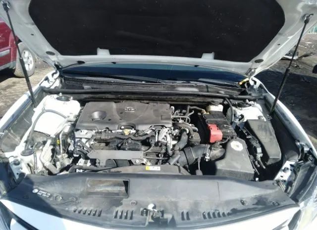 Photo 9 VIN: 4T1B11HK4JU647072 - TOYOTA CAMRY 