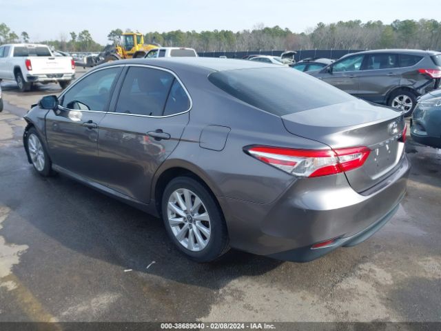 Photo 2 VIN: 4T1B11HK4JU651638 - TOYOTA CAMRY 