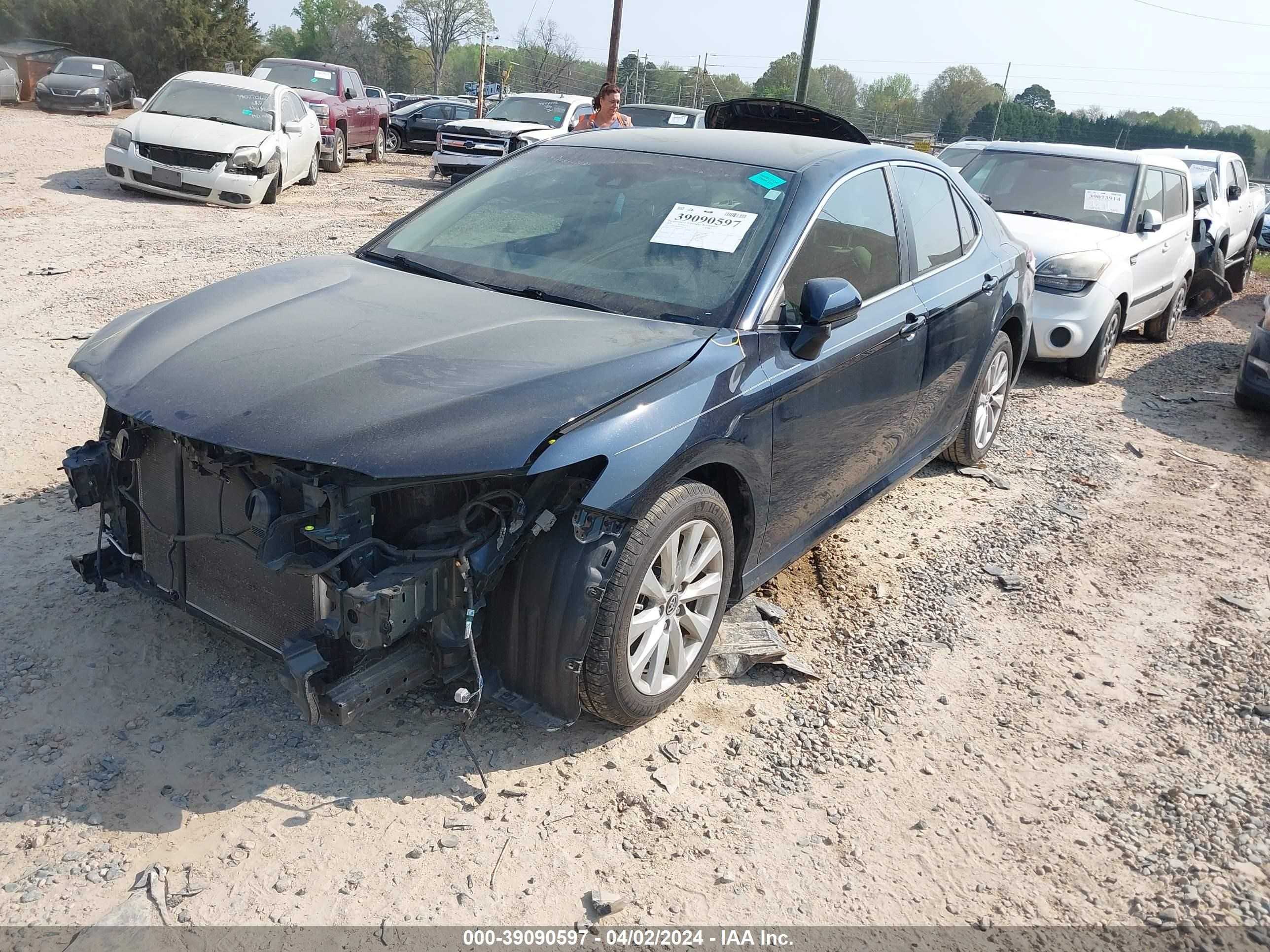 Photo 1 VIN: 4T1B11HK4JU653471 - TOYOTA CAMRY 