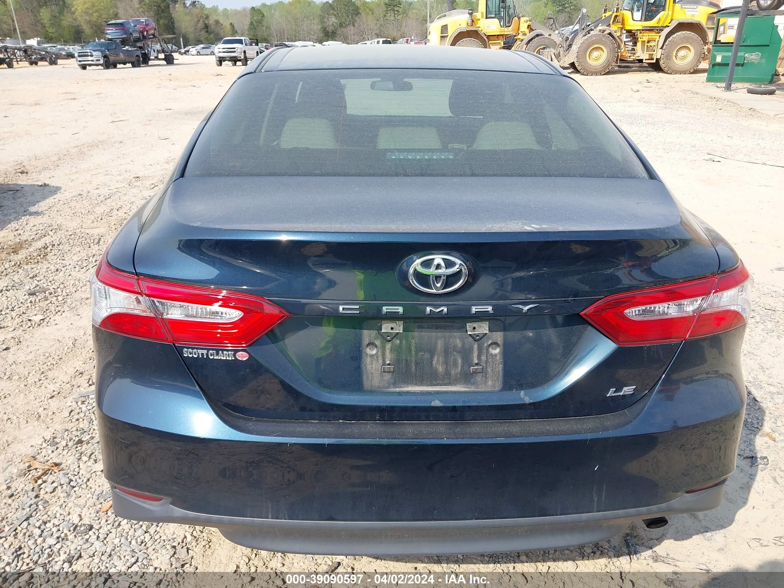 Photo 15 VIN: 4T1B11HK4JU653471 - TOYOTA CAMRY 