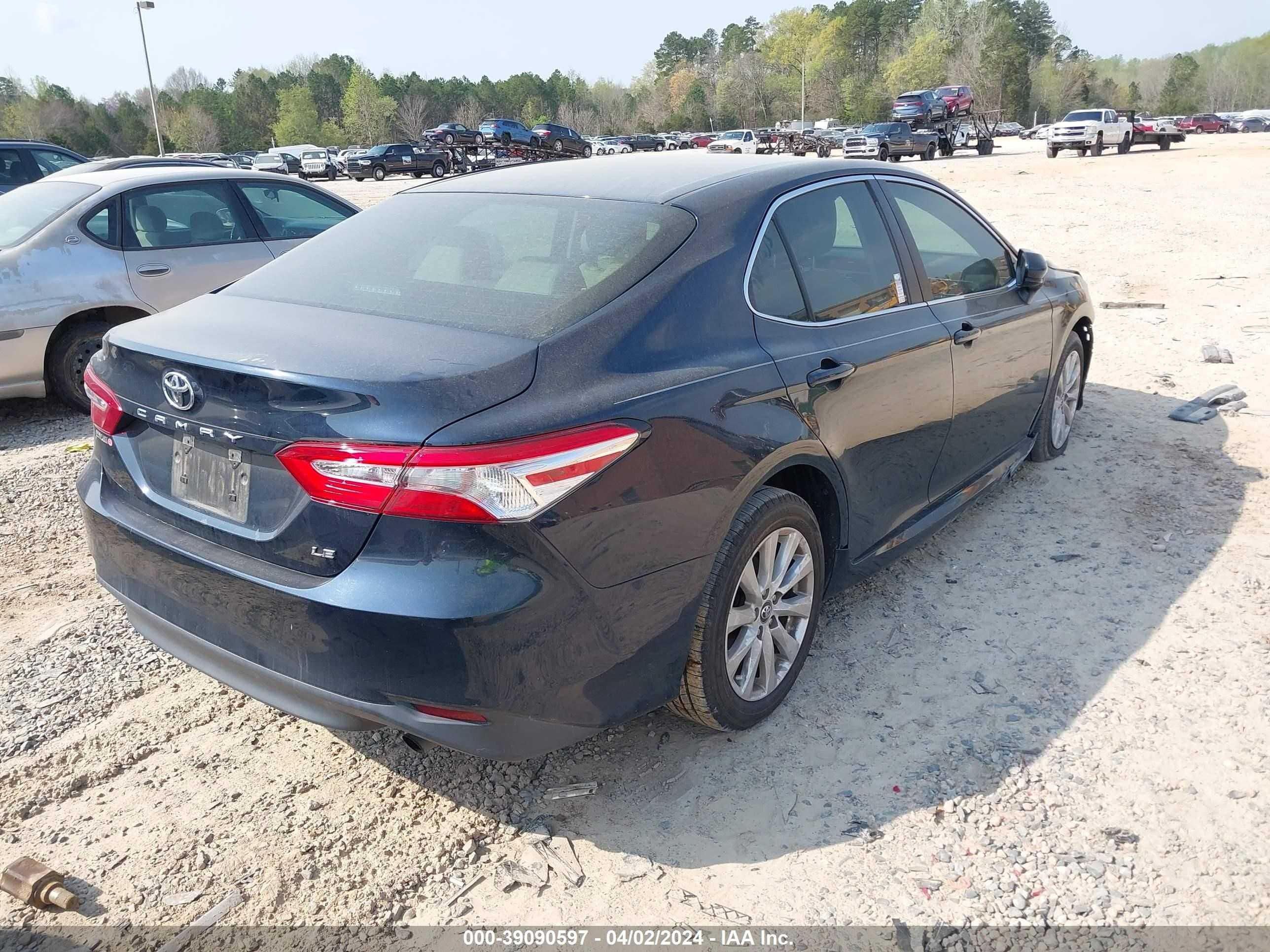 Photo 3 VIN: 4T1B11HK4JU653471 - TOYOTA CAMRY 