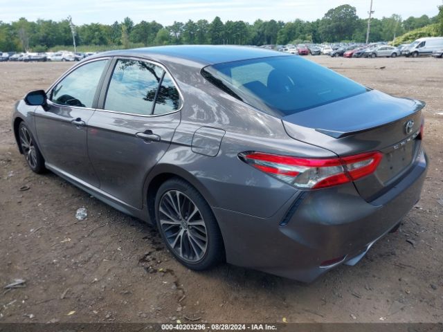 Photo 2 VIN: 4T1B11HK4JU668200 - TOYOTA CAMRY 