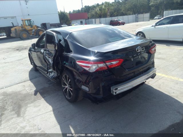 Photo 2 VIN: 4T1B11HK4JU674837 - TOYOTA CAMRY 