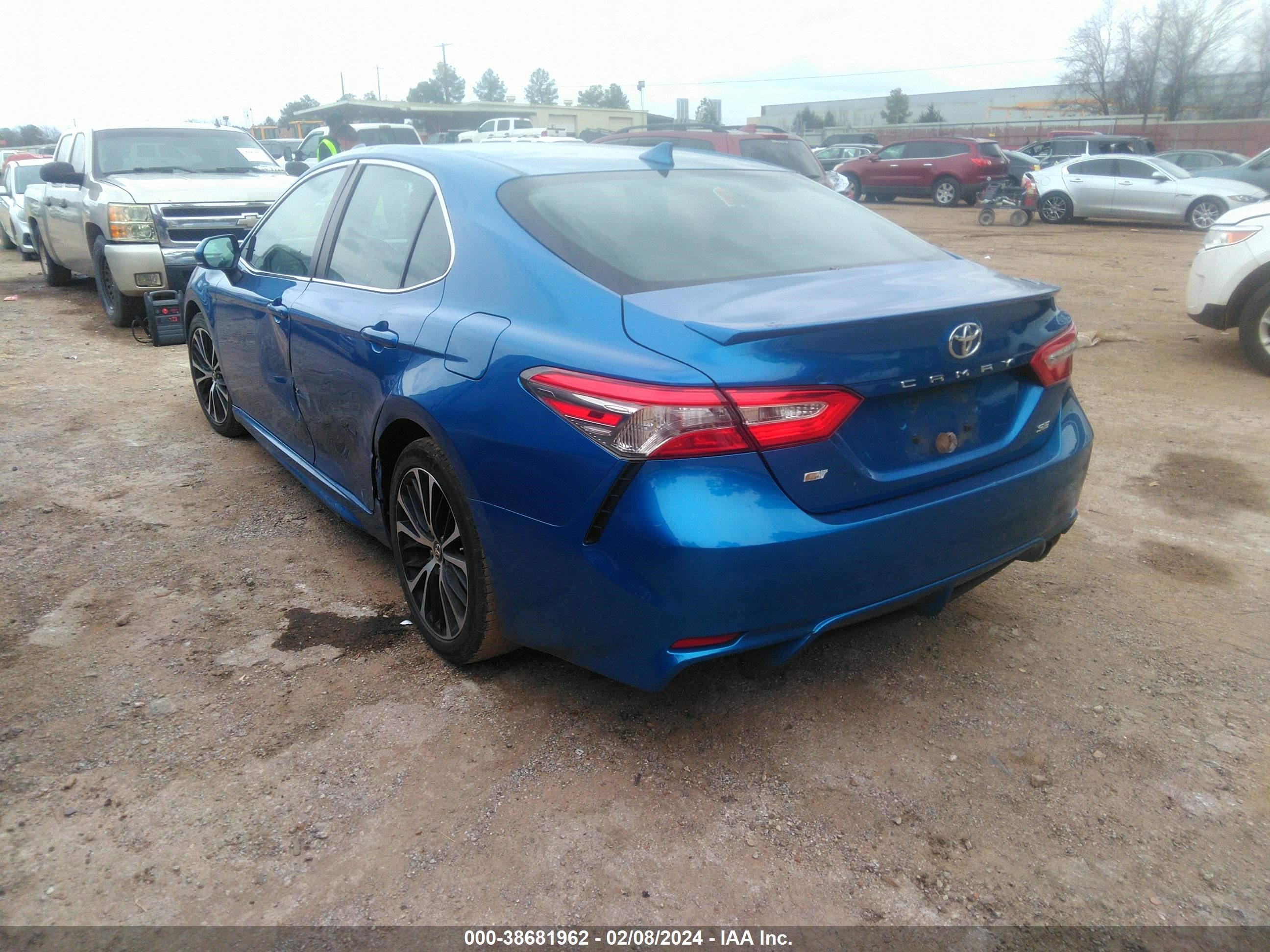 Photo 2 VIN: 4T1B11HK4KU226969 - TOYOTA CAMRY 