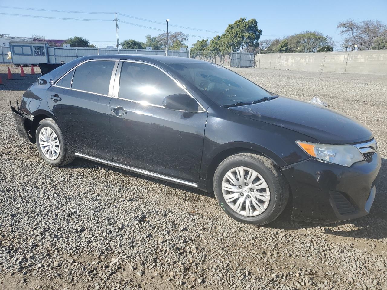 Photo 3 VIN: 4T1B11HK4KU300178 - TOYOTA CAMRY 