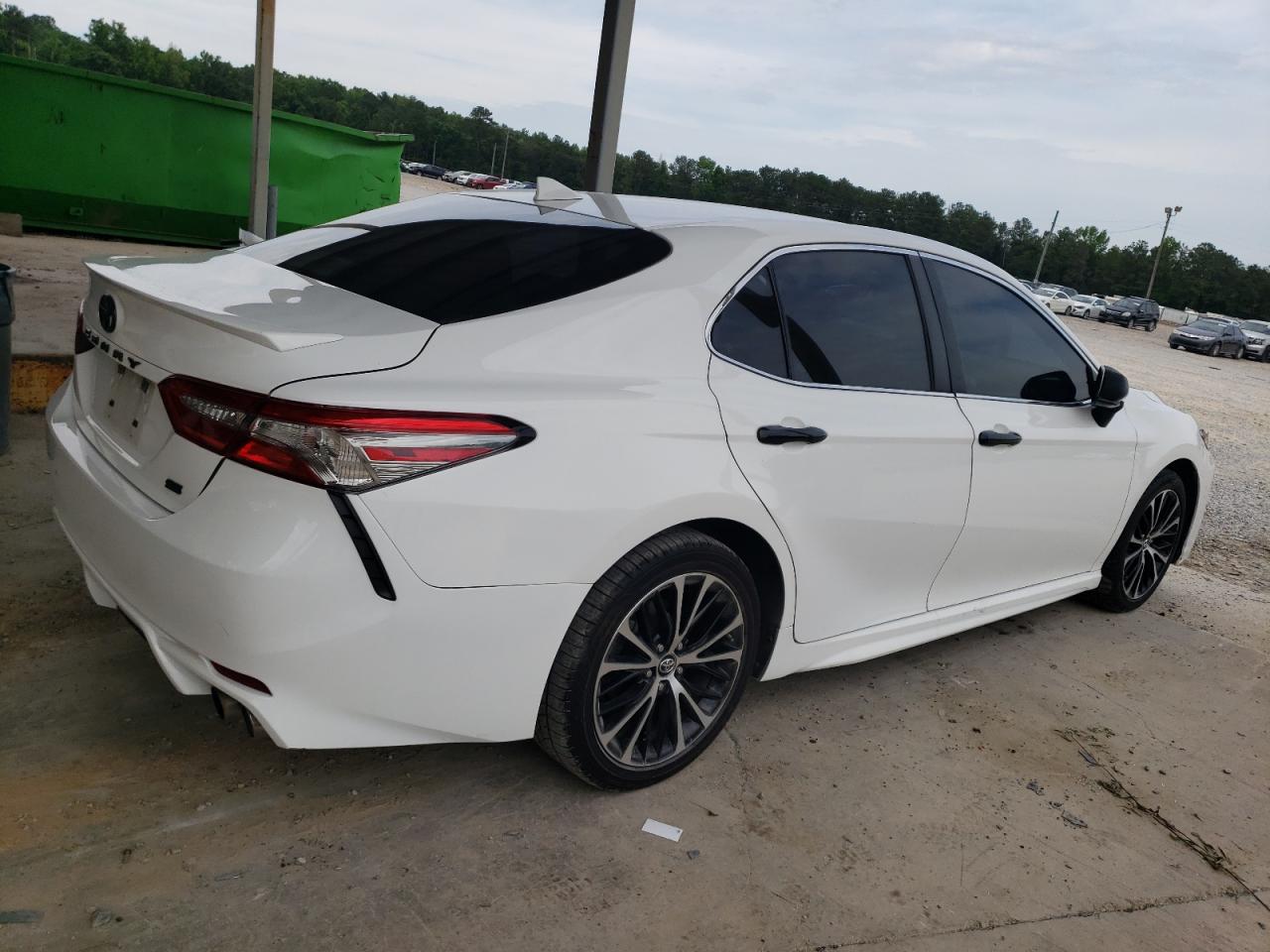 Photo 2 VIN: 4T1B11HK4KU698105 - TOYOTA CAMRY 