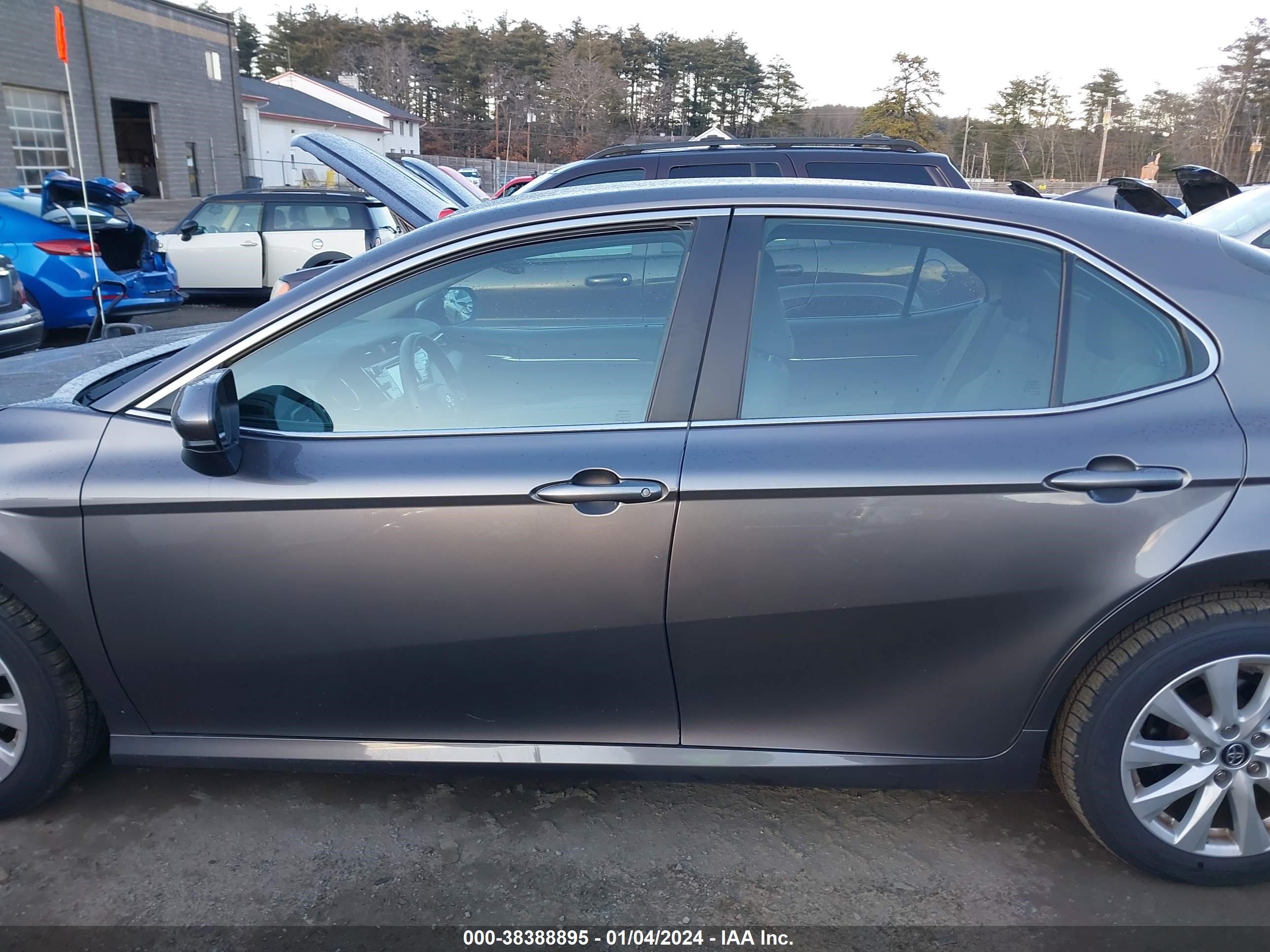 Photo 14 VIN: 4T1B11HK4KU699481 - TOYOTA CAMRY 