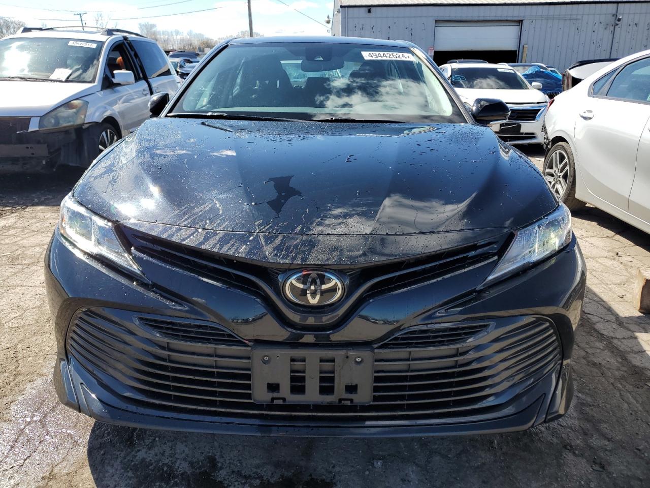 Photo 4 VIN: 4T1B11HK4KU818789 - TOYOTA CAMRY 