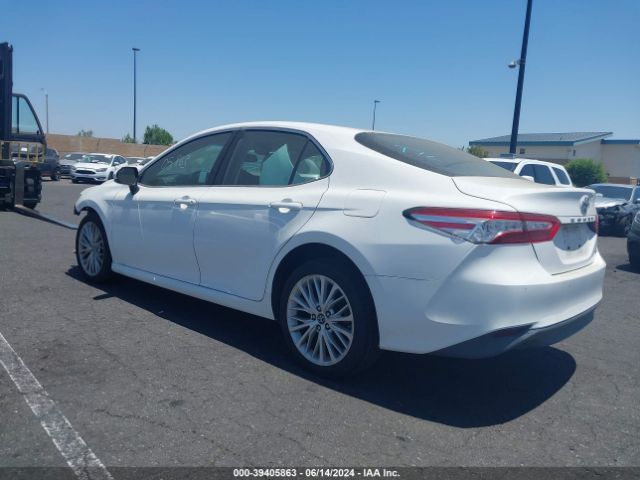 Photo 2 VIN: 4T1B11HK5JU004326 - TOYOTA CAMRY 